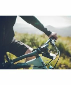 LUMIERE LEZYNE MACRO DRIVE 1300XL -ÉQUIPEMENTS VELO Boutique de vente direct x lock macro drive 1300 2019 04 16 lezyne mountain night 484 af6e49e6 7576 41e8 a7d4 1f2f3fb7373d 1800x1800 1