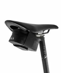 SACOCHE DE SELLE FIZIK SADDLE BAG 9 SACOCHE DE SELLE FIZIK SADDLE BAG -ÉQUIPEMENTS VELO Boutique de vente fizik saddle bag 2 mtb xc seat pack 2