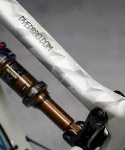 STICKERS DE PROTECTION DYEDBRO GEOMETRIC 11 STICKERS DE PROTECTION DYEDBRO GEOMETRIC -ÉQUIPEMENTS VELO Boutique de vente geometric 3 1024x1024 2x